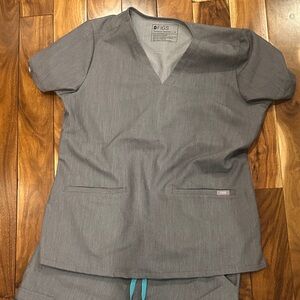 Figs Set, Grey Scrub Top and pants with teal string.